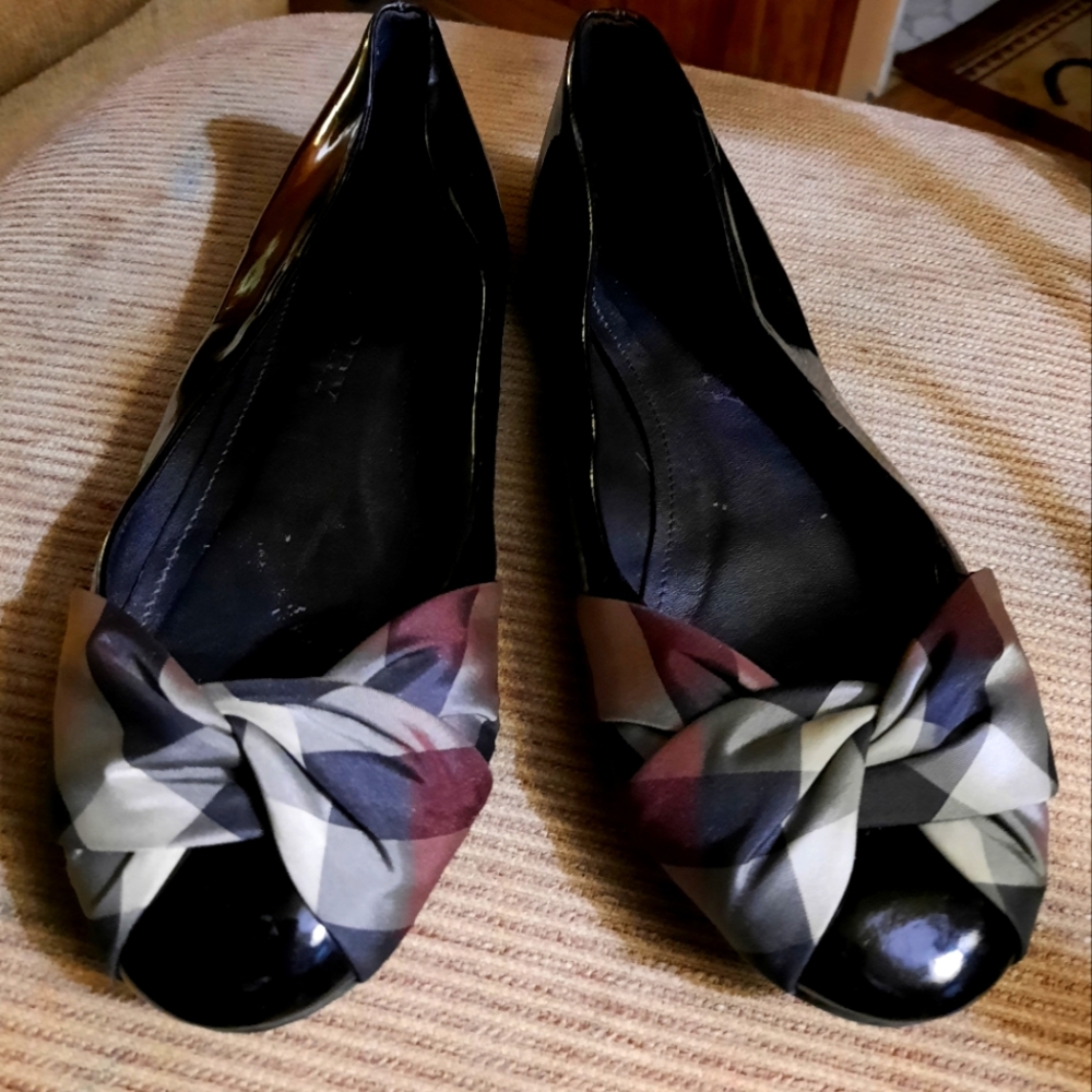 Authentic Burberry Flats